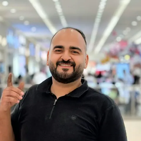 محمود عبدالعزيز